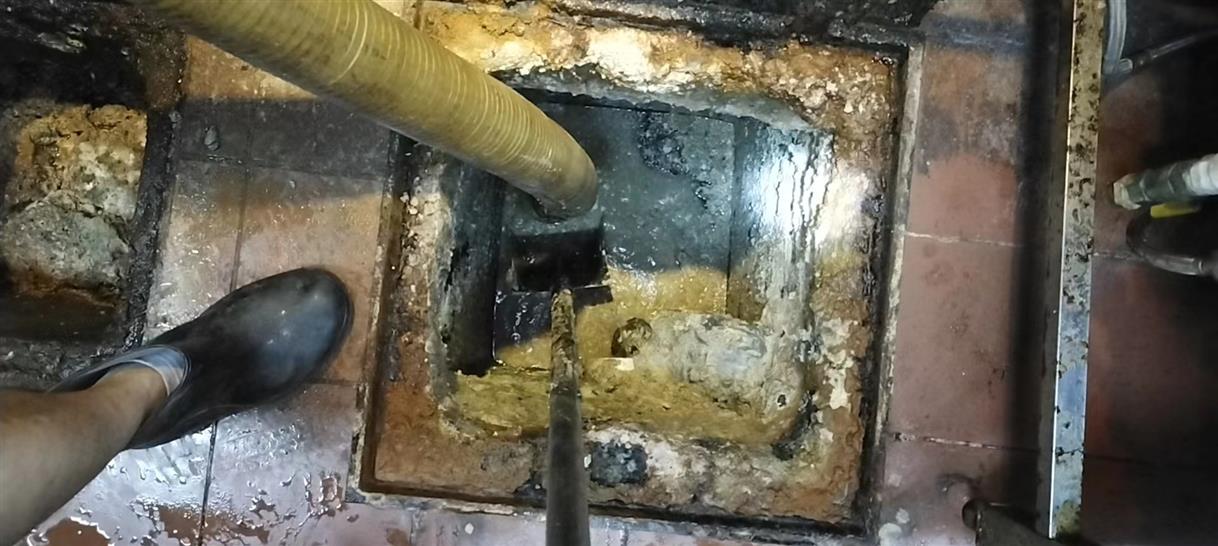 高明污水池清理一般都有毒气，怎么预防中毒呢？