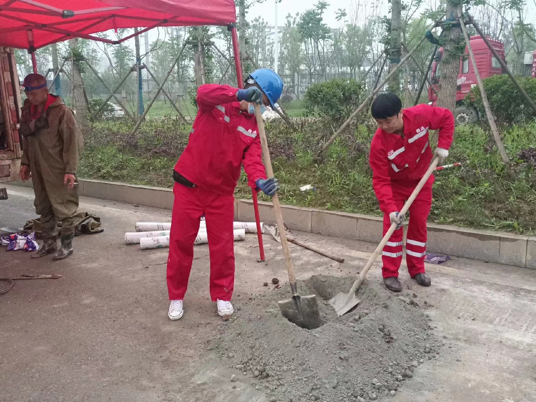 高明管道疏通哪家好】及时进行市政管道清淤